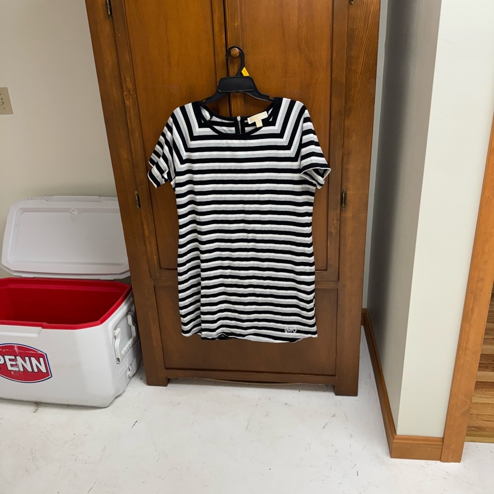Michael Kors  Striped T shirt dress large 20 in pit L 34 in sequin logo